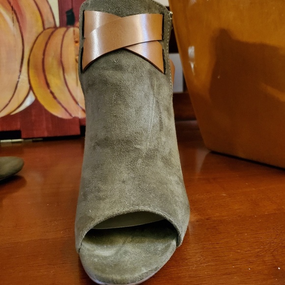 Just Fab Army Green Open Toe Booties - Picture 3 of 7